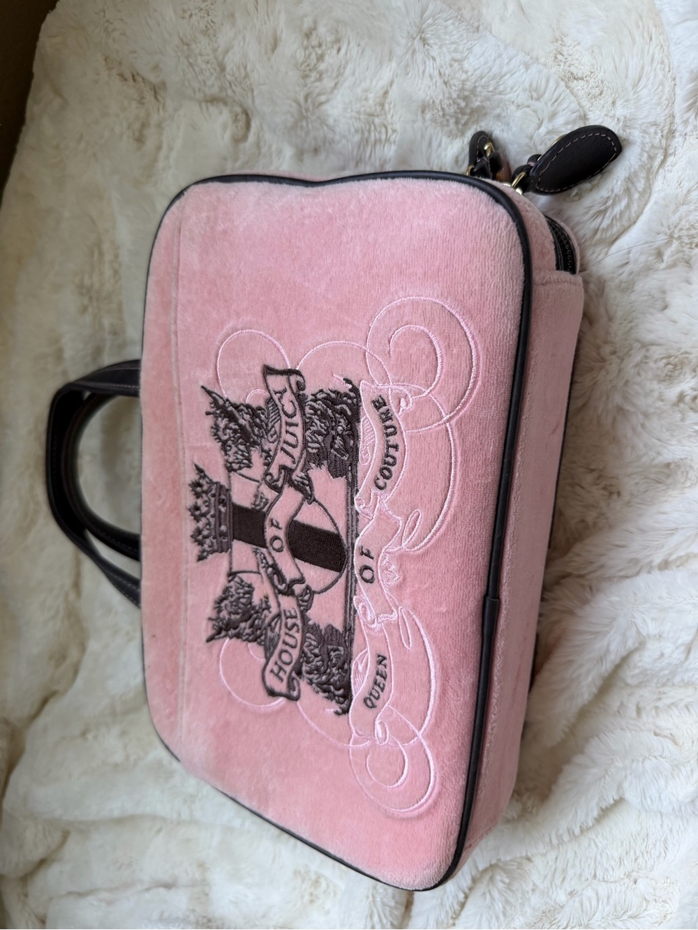 Juicy Couture Pink Terry Logo Makeup Case - Picture 4 of 16